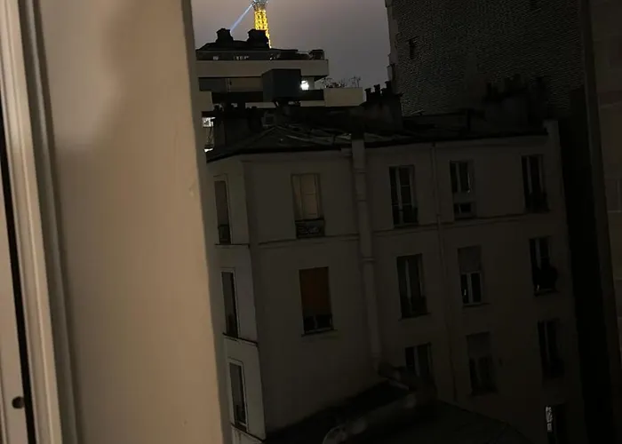Joli Deux Pieces Near Eiffel Tower Apartment *